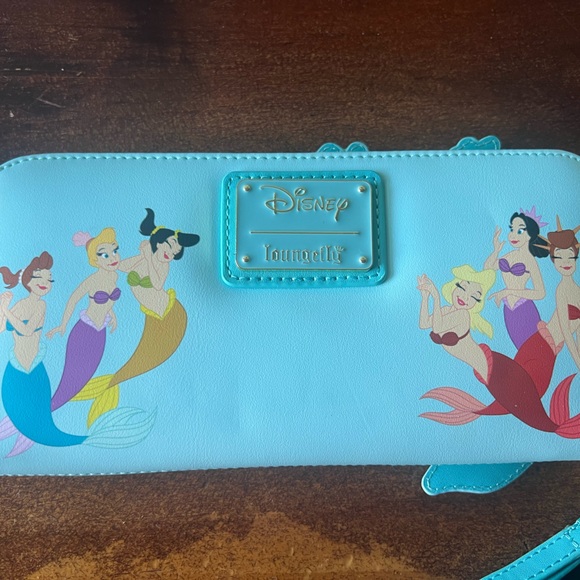 The Little Mermaid Princess Series Lenticular Zip Around Wristlet Wallet - Picture 4 of 5